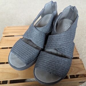 Easy Street Gray Textured Sandals
